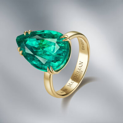 18 K Yellow Gold Ring set with Teardrop Emerald