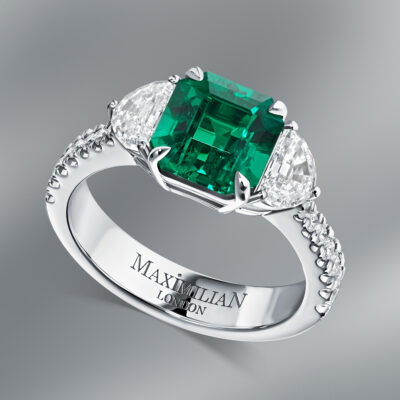 Diamond Ring set with Colombian Emerald
