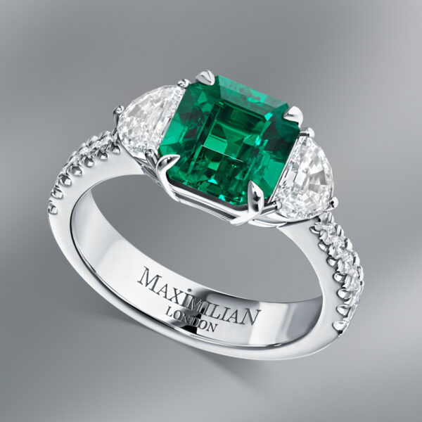 Diamond Ring set with Colombian Emerald