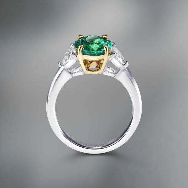 Natural Emerald & Diamond Ring - Image 2