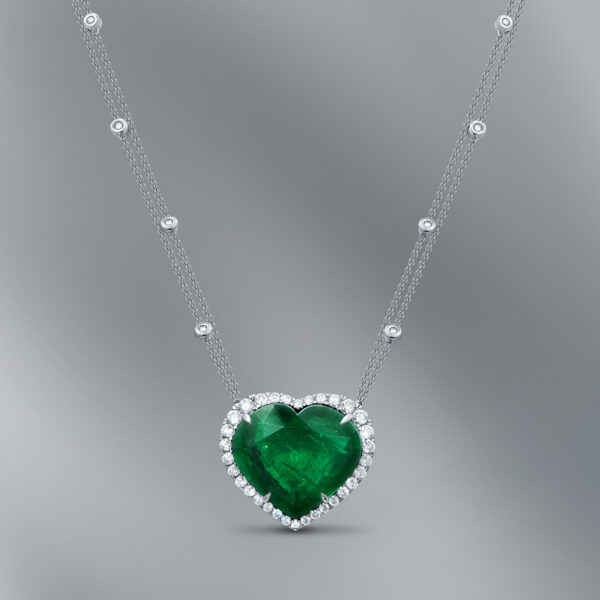 18K White Gold Pendant set with Heart Shape Emerald & Diamonds